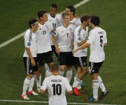 Германия - Нидерланды - на чемпионате по футболу Евро 2012, 9 июня 2012 (179xHQ) Aa3538201653124