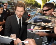 Кристиан Бэйл (Christian Bale) 2009-06-23 At Public Enemies Premiere in LA - 184xHQ 64f422207605037
