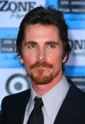 Кристиан Бэйл (Christian Bale) 2009-06-23 At Public Enemies Premiere in LA - 184xHQ Fe3b47207600967