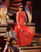 Рианна (Rihanna) performs Cockiness during the 2012 MTV Video Music Awards in L.A. 7.9.2012 (33xHQ) 82b768209776500