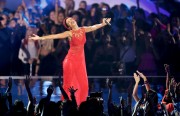 Рианна (Rihanna) performs Cockiness during the 2012 MTV Video Music Awards in L.A. 7.9.2012 (33xHQ) 823553209780488
